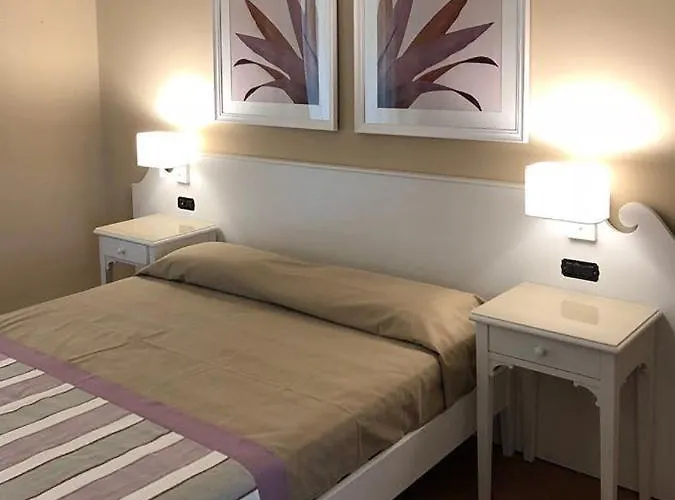 Igv Club Baia Samuele 4* سامبييري