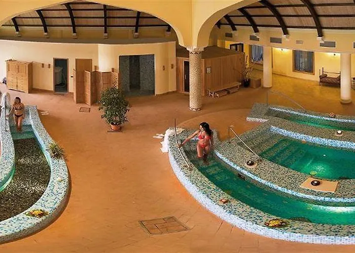 Igv Club Baia Samuele 4* سامبييري