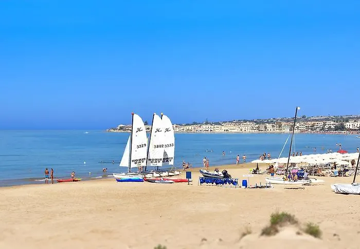 Igv Club Baia Samuele 4* سامبييري